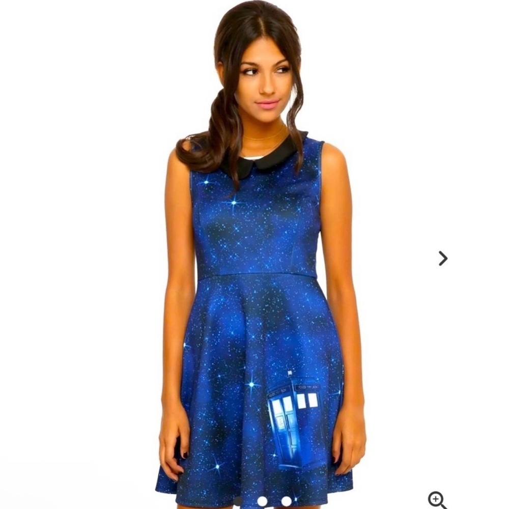 Hot Topic X Doctor Who 2009 blue Tardis galaxy fit & flare mini dress size M